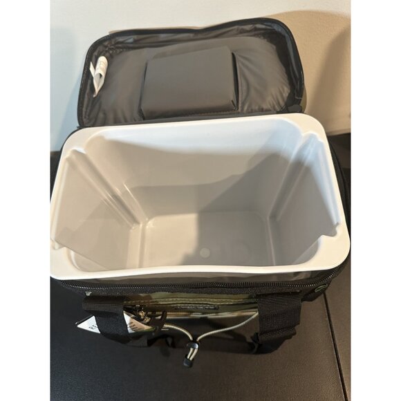 NWT Igloo Maxcold+ Voyager Hard Liner Cooler 12 cans-  Olive - Picture 11 of 13